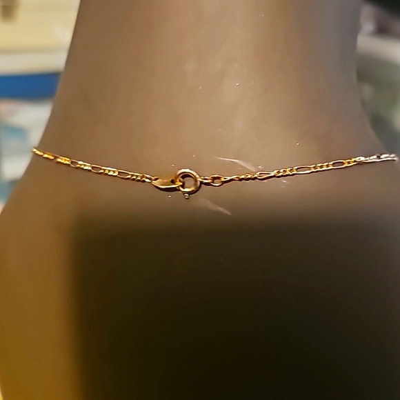 Lovely Vintage Gold-tone Pink Porcelain Rose Pendant Necklace by Avon - Picture 8 of 9